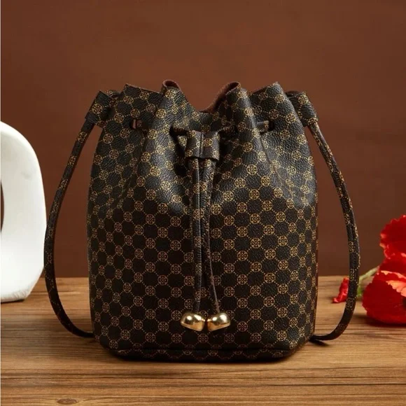 Bucket bag - Picture 2 of 2